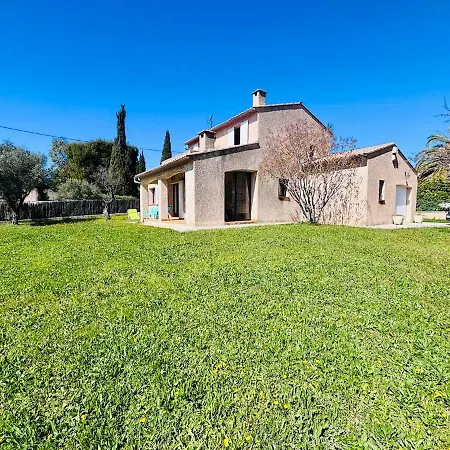 Nyaraló Maison Familiale De A *