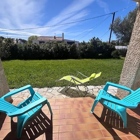 Maison Familiale De A *